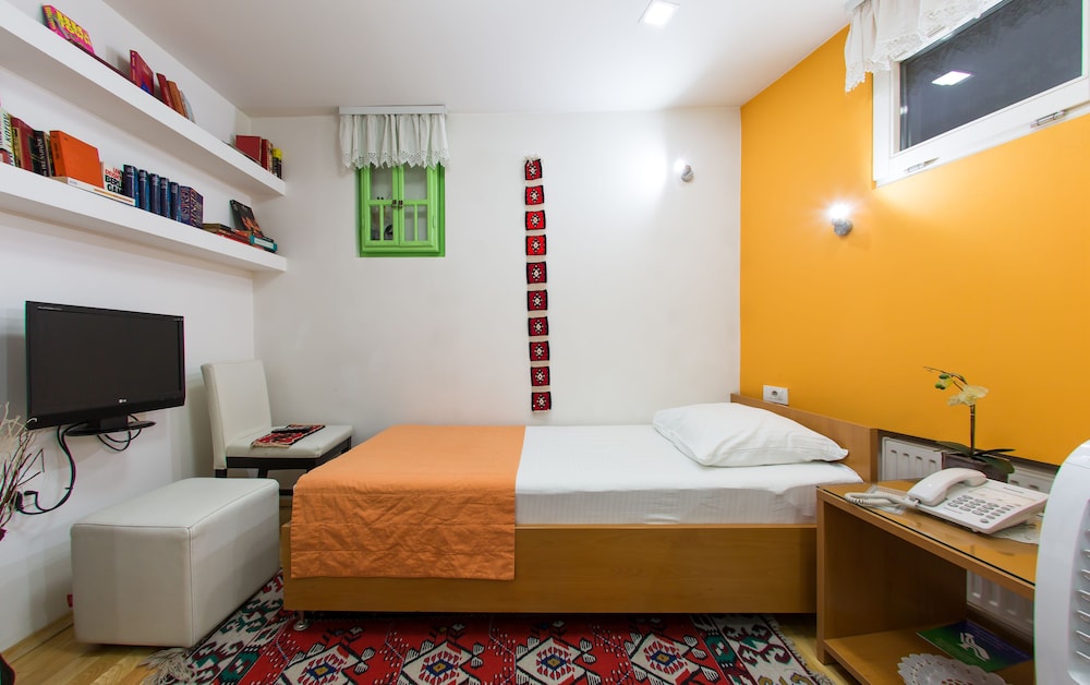 Classic Single Room