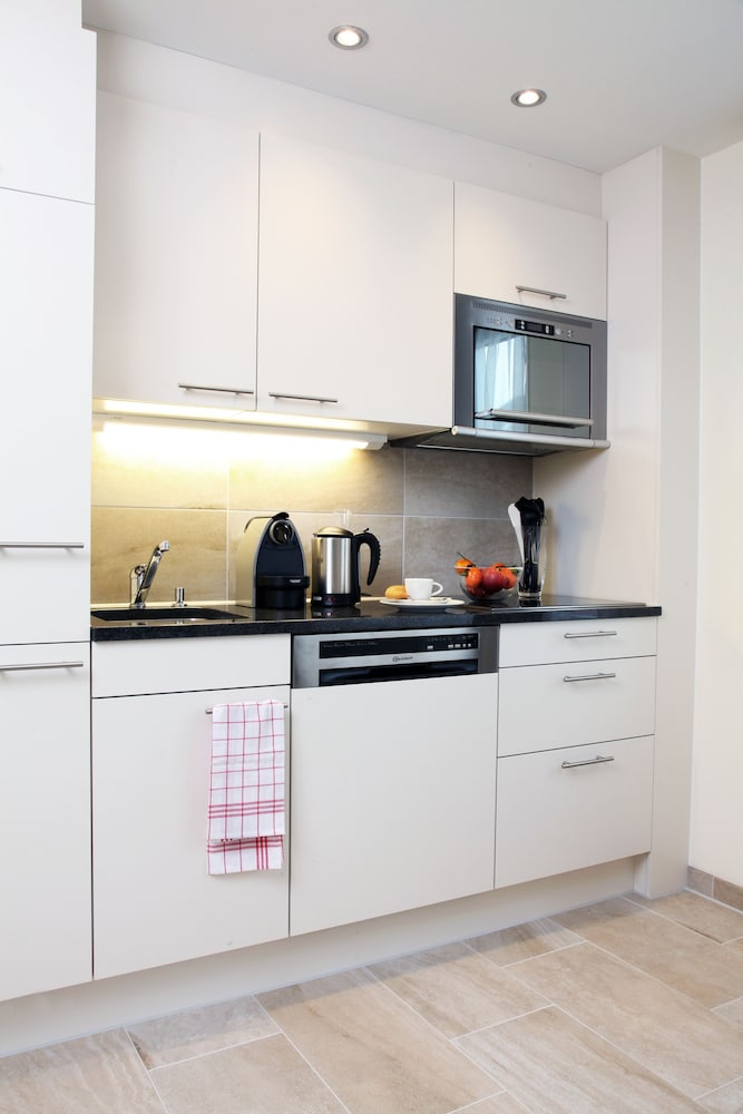 Apartment, 1 Bedroom, Ground Floor (Suite) photo 3