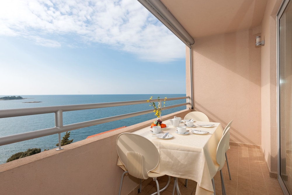 Superior Apartment, 2 Bedrooms (for 6) photo 2