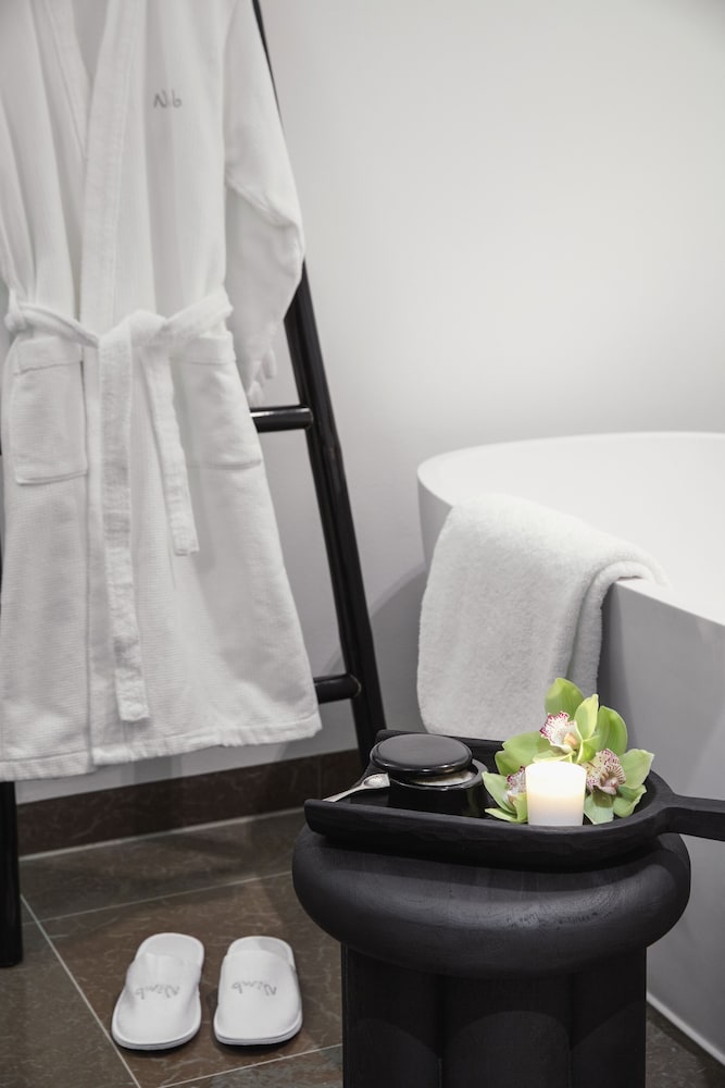 Premium Studio Suite, Balcony thumbnail 6