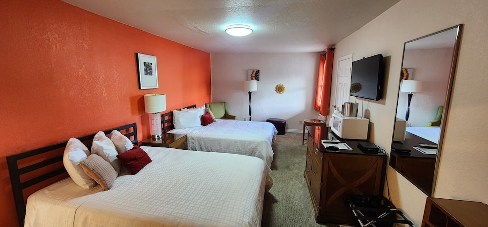 Premier Room, 2 Queen Beds, Non Smoking photo 2