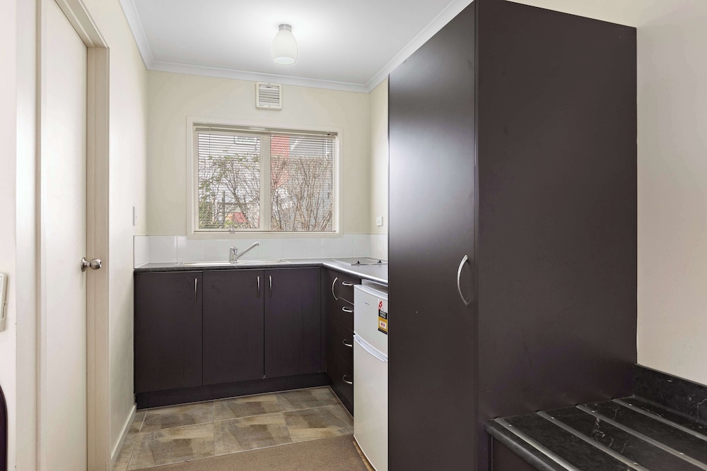 Executive Room, 1 King Bed, Non Smoking (Walk-In Shower;Larger Room)