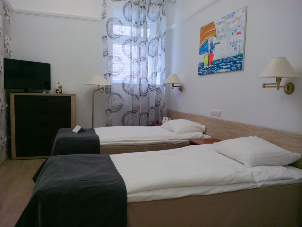 Double or Twin Room - Photo 16