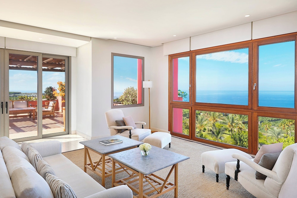 Royal Suite, 2 Bedrooms, Ocean View (Balcony)