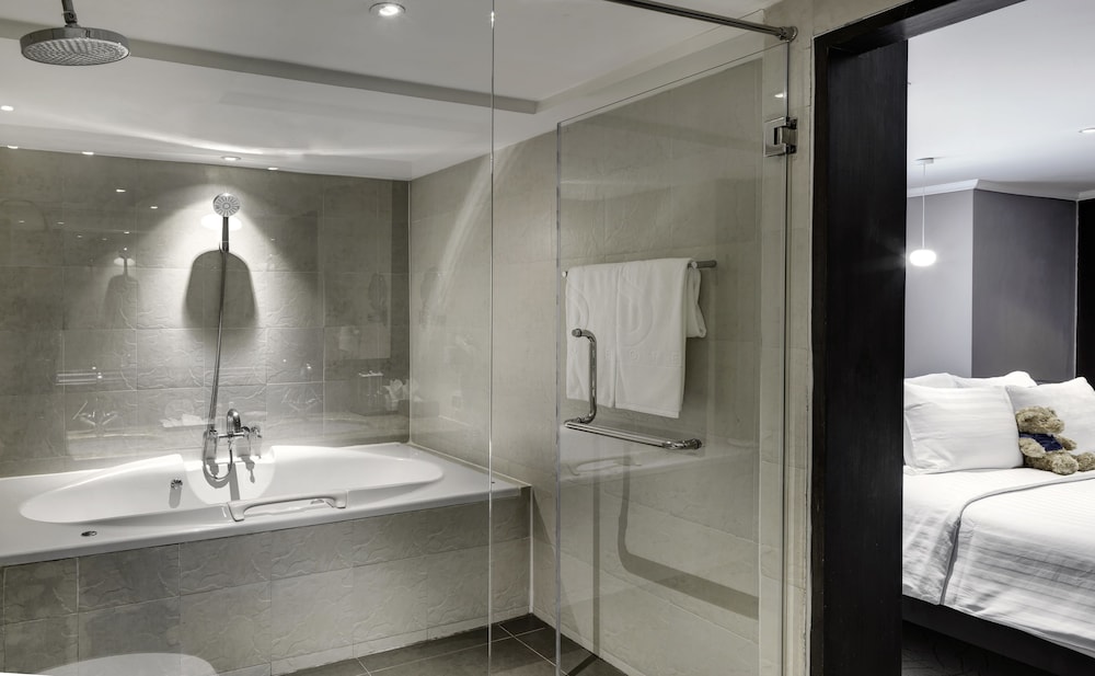 Suite Single, 1 King Bed, Jetted Tub photo 1