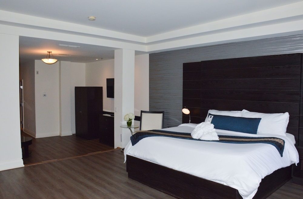 Deluxe Room, 1 King Bed, Steam Shower