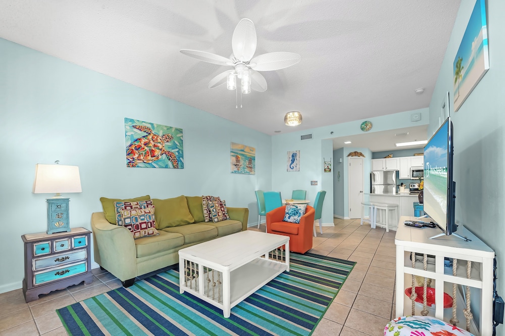 Signature Condo, 2 Bedrooms, 2 Bathrooms photo 3