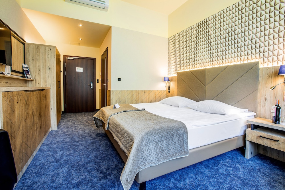 Standard Twin Room - Photo 6