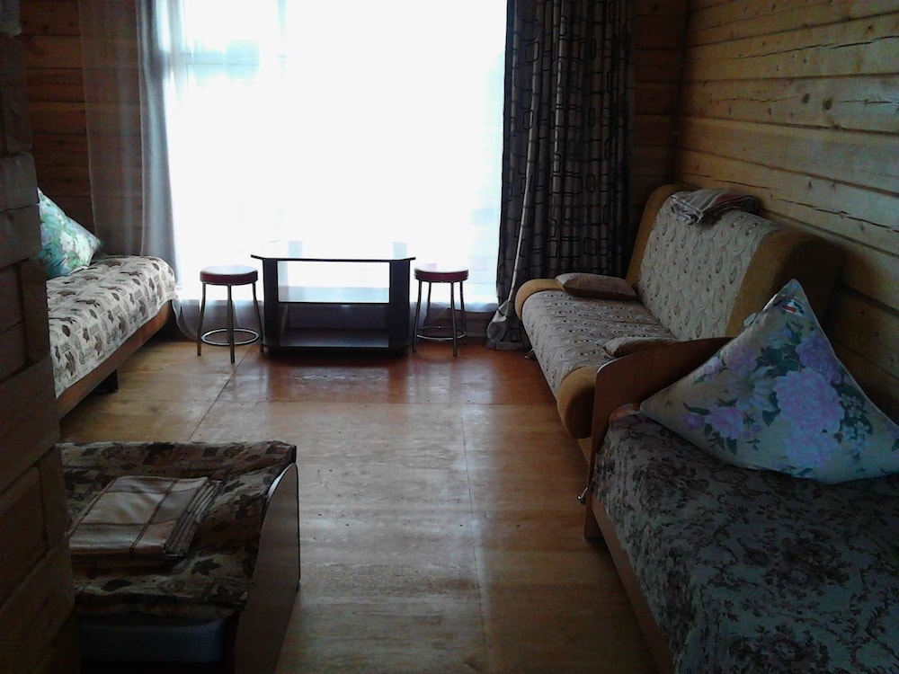 Family Room, Private Bathroom photo 3