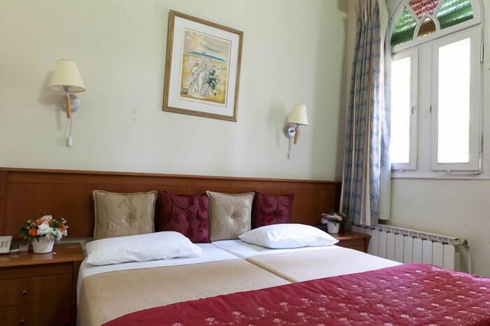 Standard Double Or Twin Room photo 1