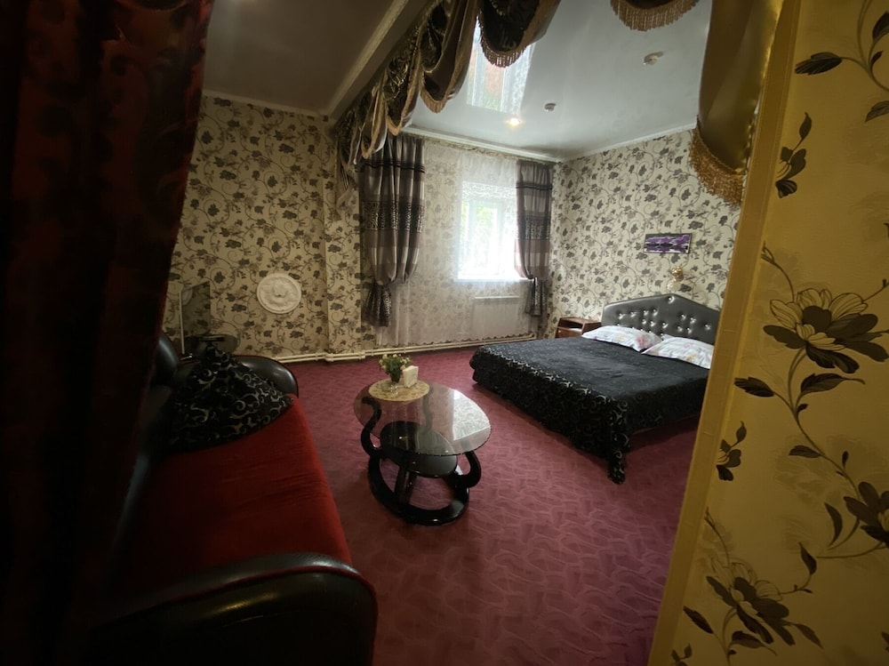 Deluxe Room, 1 King Bed photo 1