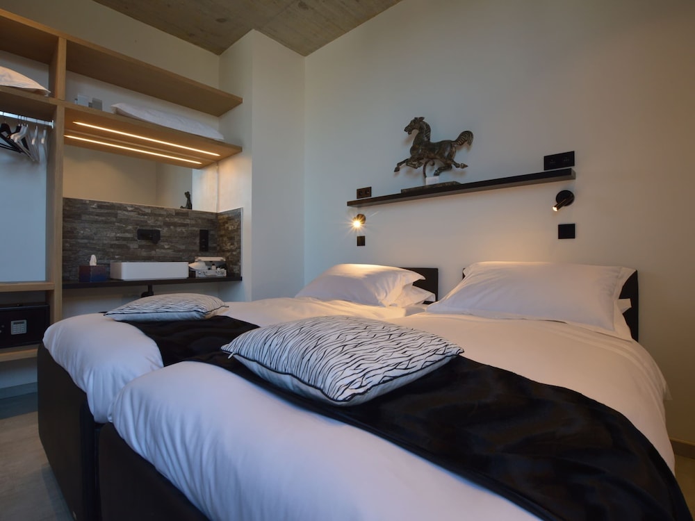 Villa photo 3