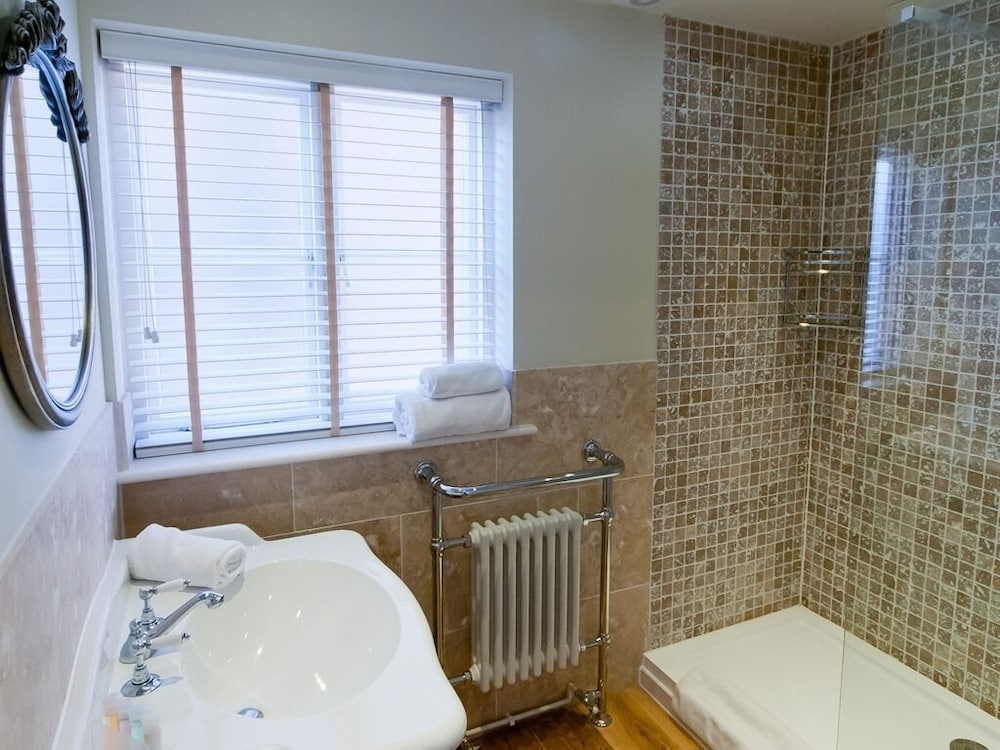 Suite, Ensuite - Photo 4