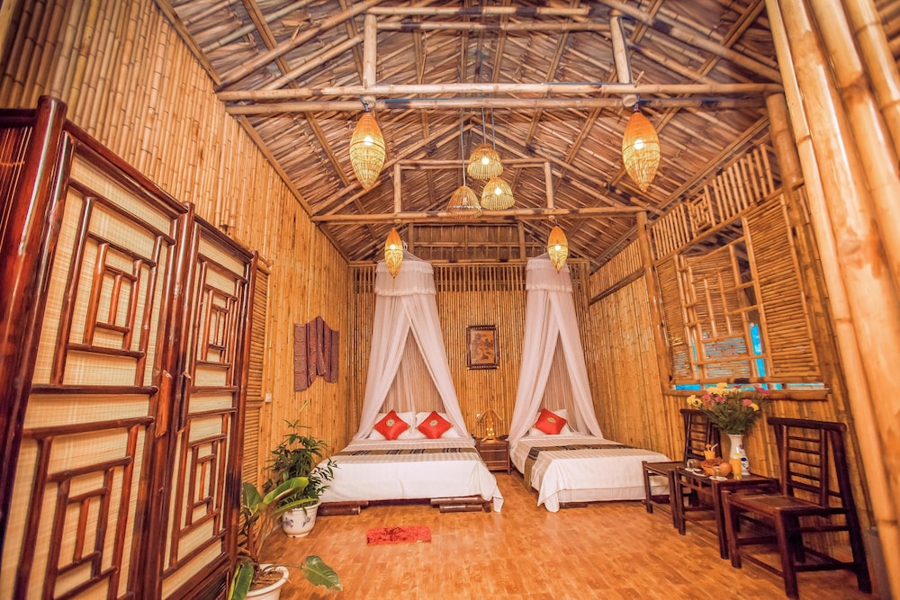 Bungalow (Twin Beds with Garden View) photo 1