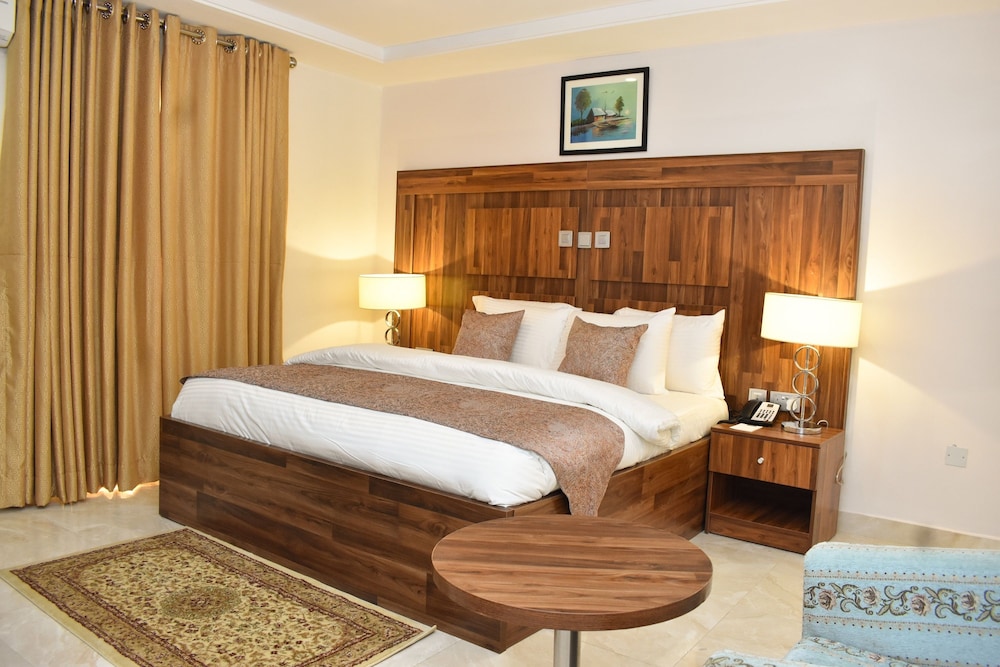 Superior Room, 1 Queen Bed, Accessible, Non Smoking