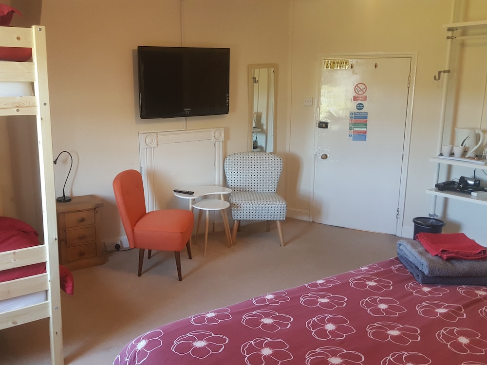 Suite, Ensuite photo 2