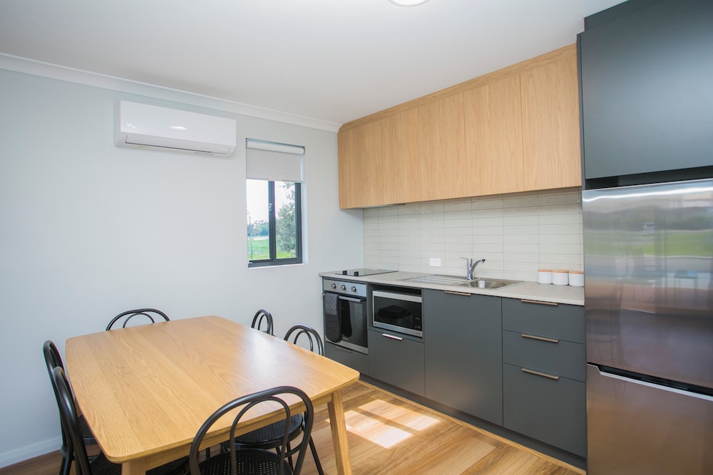 Family Chalet, 2 Bedrooms, Non Smoking, Kitchenette (Non Pet Friendly) photo 2