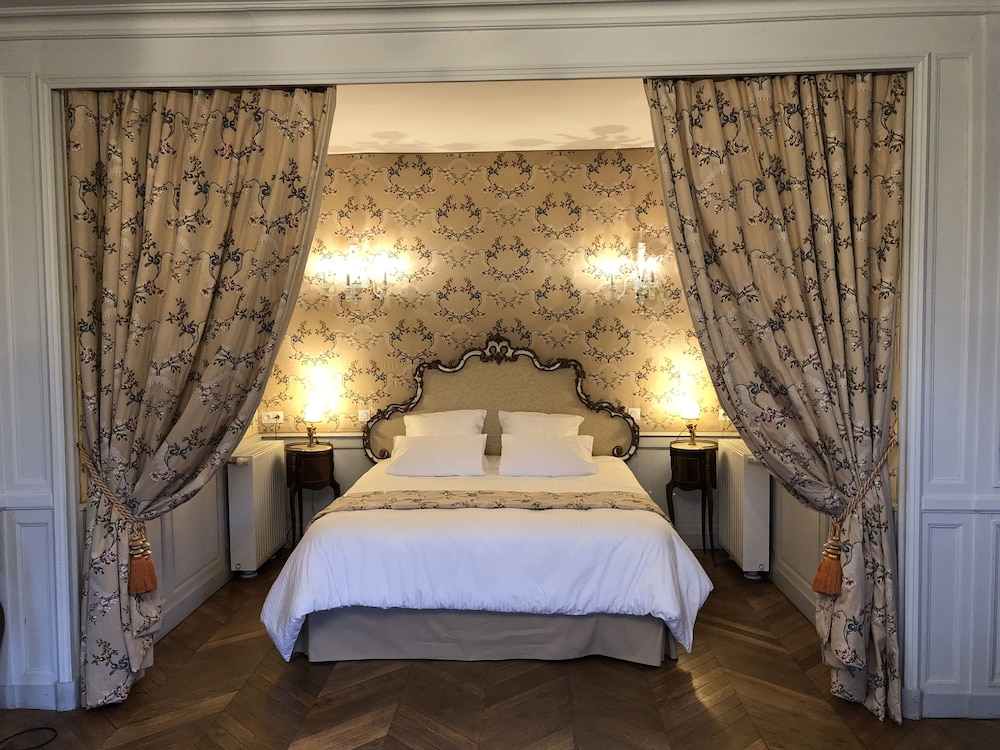 Luxury Suite photo 2