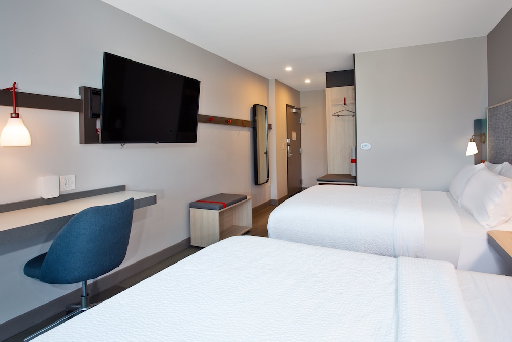 Standard Room, 2 Queen Beds, Accessible (Communications) - Photo 7