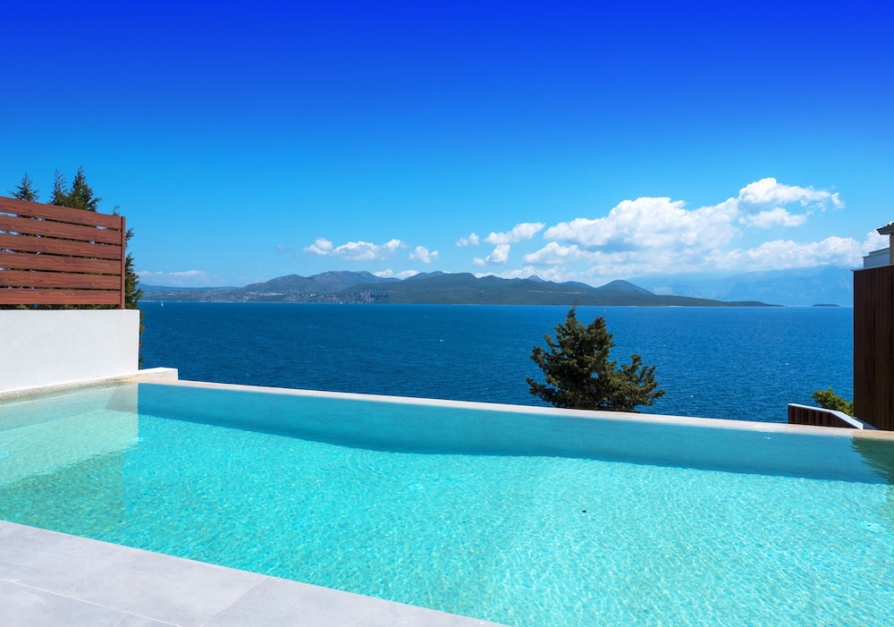 Villa photo 2