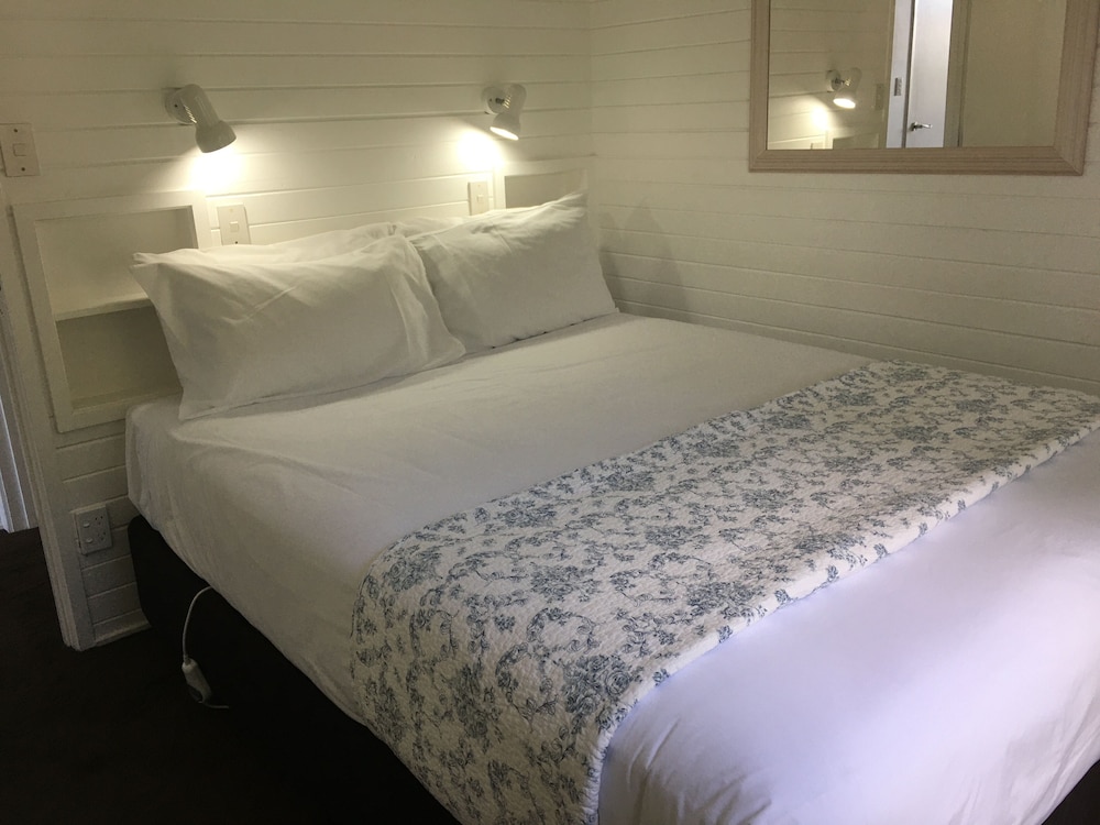 Deluxe Cottage, 2 Bedrooms, Garden View, Poolside