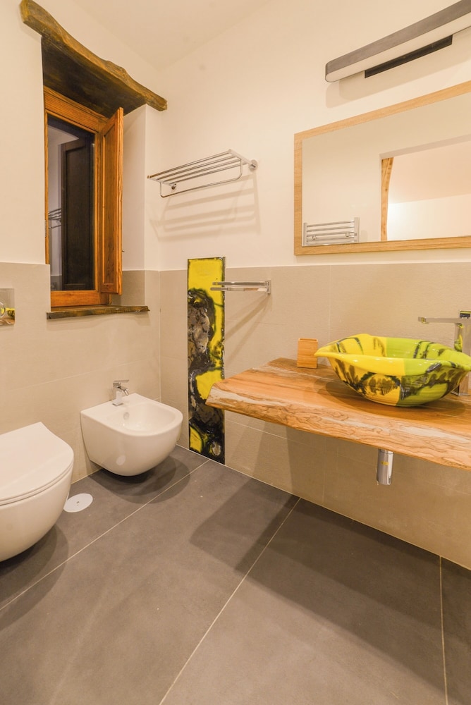 Standard Triple Room, Multiple Beds, Ensuite, Sea View - Photo 7