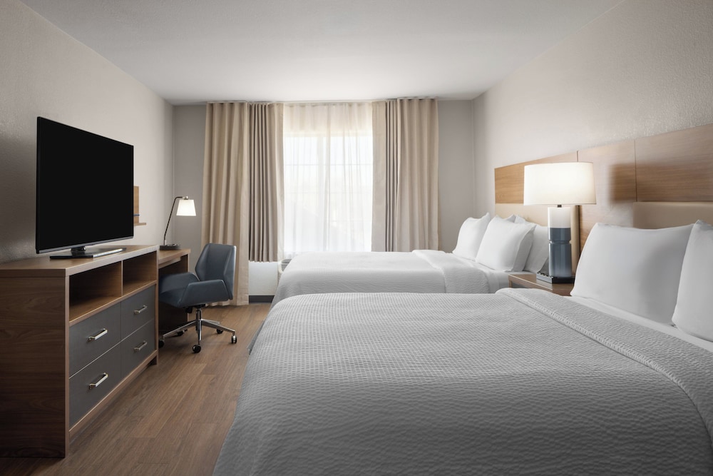 Standard Room, 2 Queen Beds - Photo 6