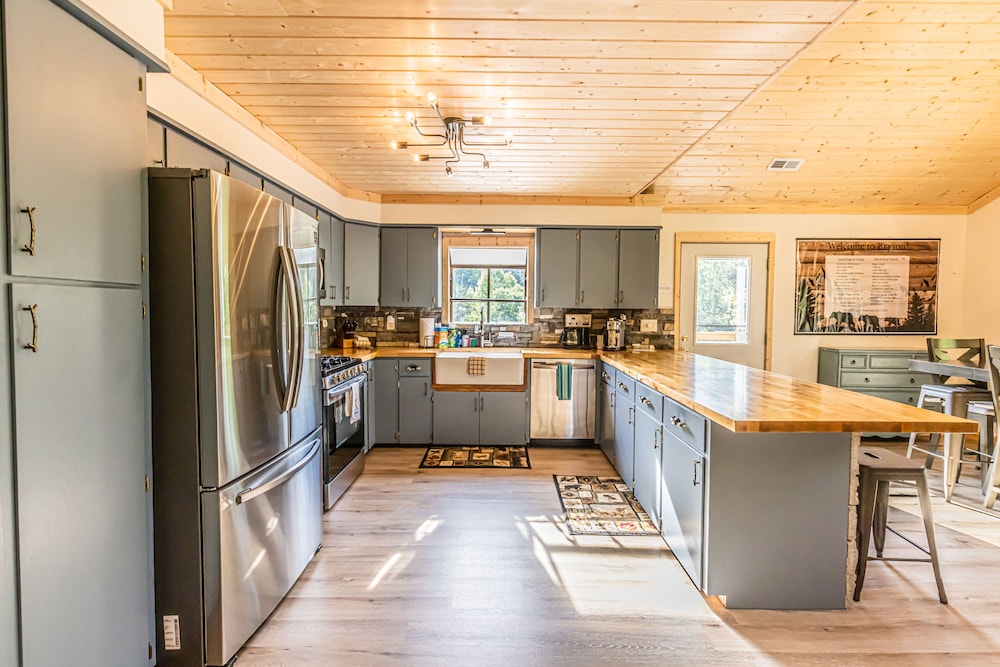 Family Cabin photo 2
