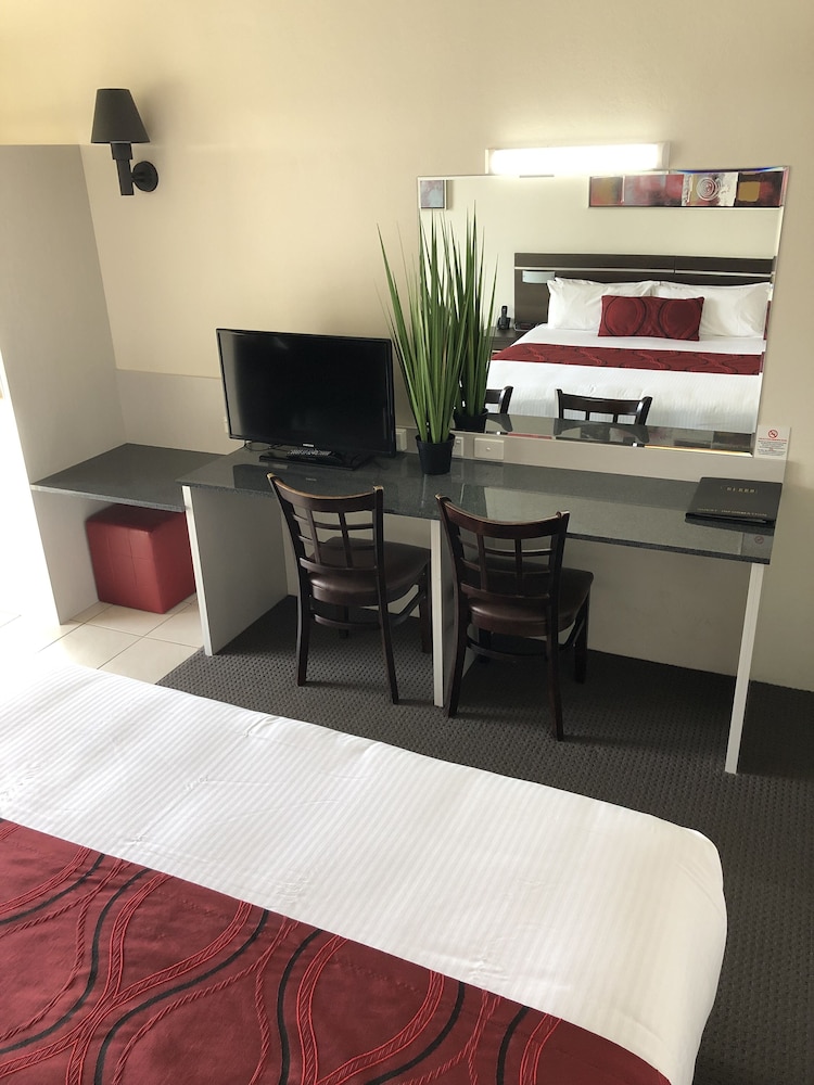 Standard Twin Room photo 3