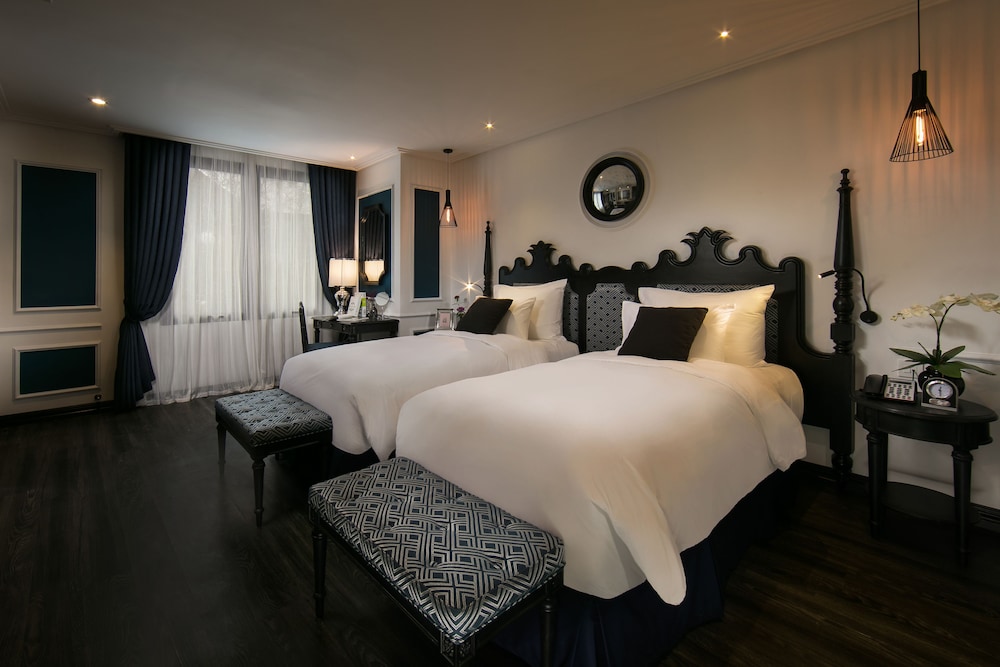 Suite - Photo 3