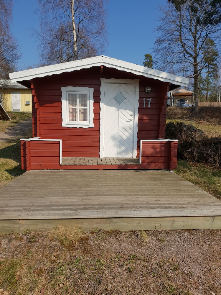 Basic Bungalow - Photo 2