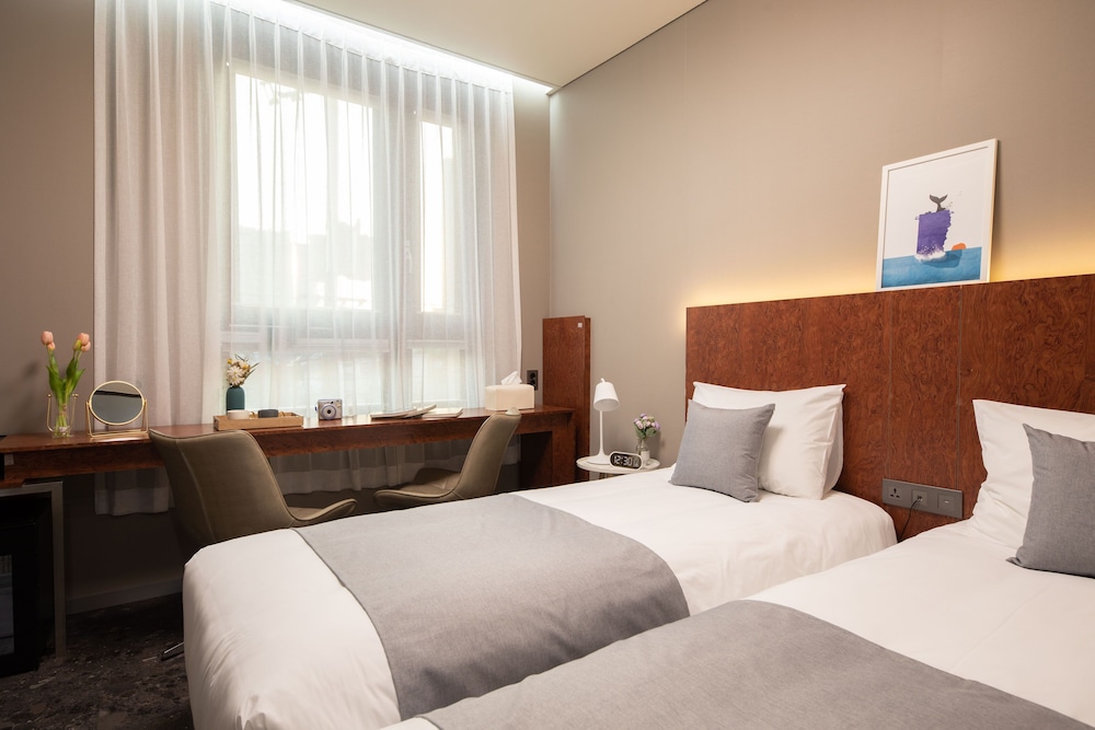 Deluxe Twin Room - Photo 1