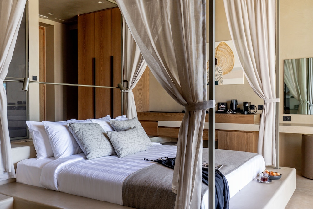 Cicada Suite Gym, Private Pool & Jacuzzi