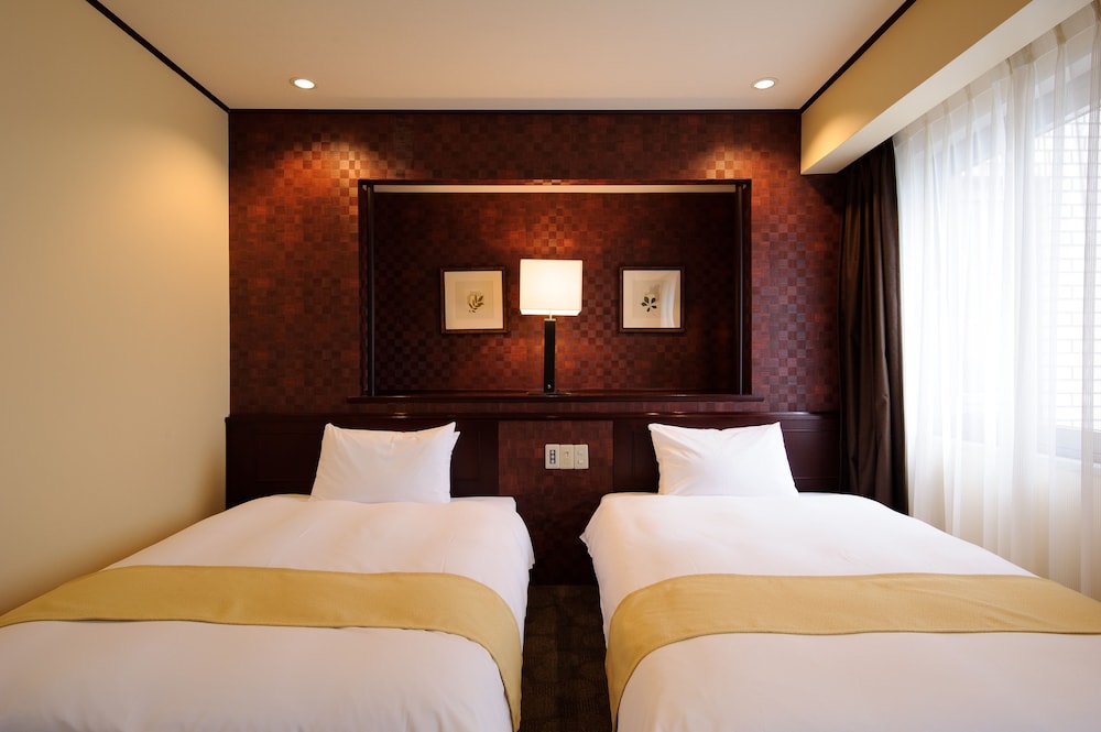 Suite, 2 Bedrooms, Smoking photo 2