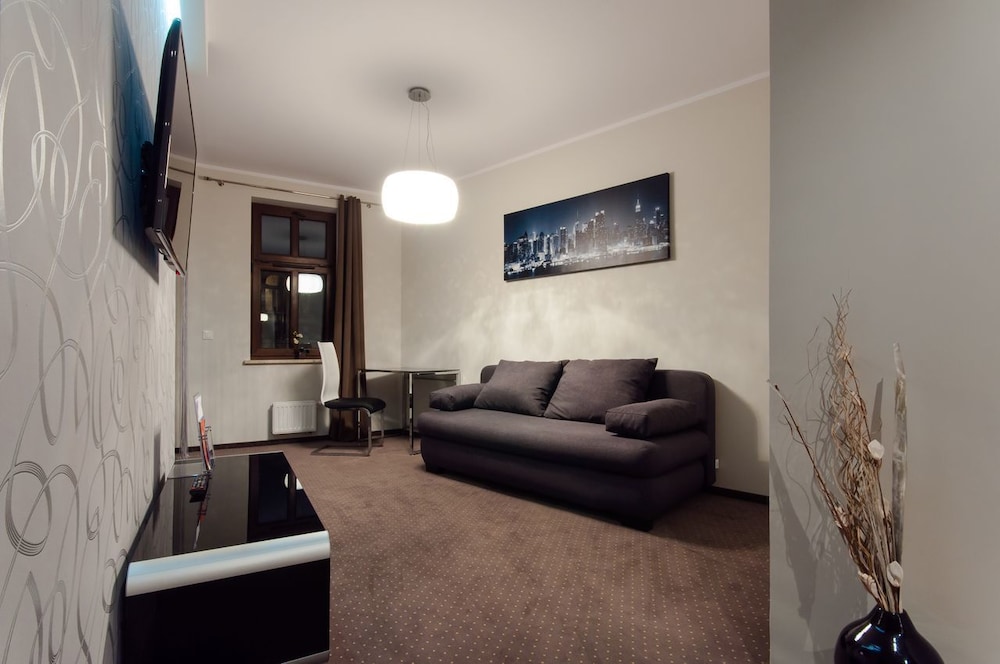 Apartment (23B) photo 3