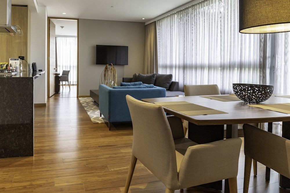 Superior Suite, 1 King Bed with Sofa bed (Suite 2 Rooms King Bed Non Smoking) photo 1