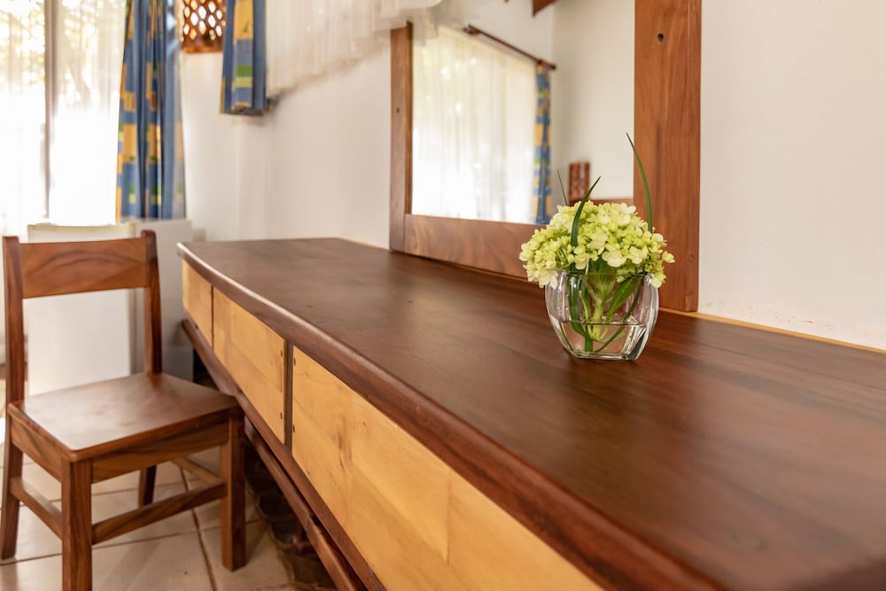 Basic Room, 1 Bedroom, Private Bathroom, Garden View photo 3