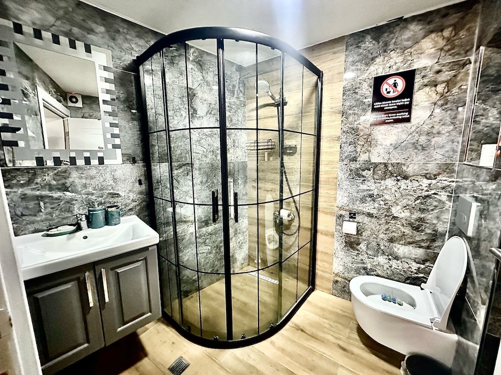 Deluxe Triple Room photo 2