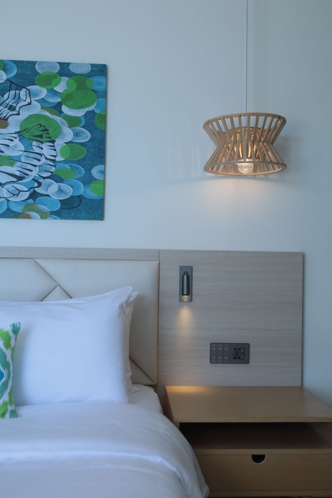 Deluxe Room Partial Seaview - Photo 4