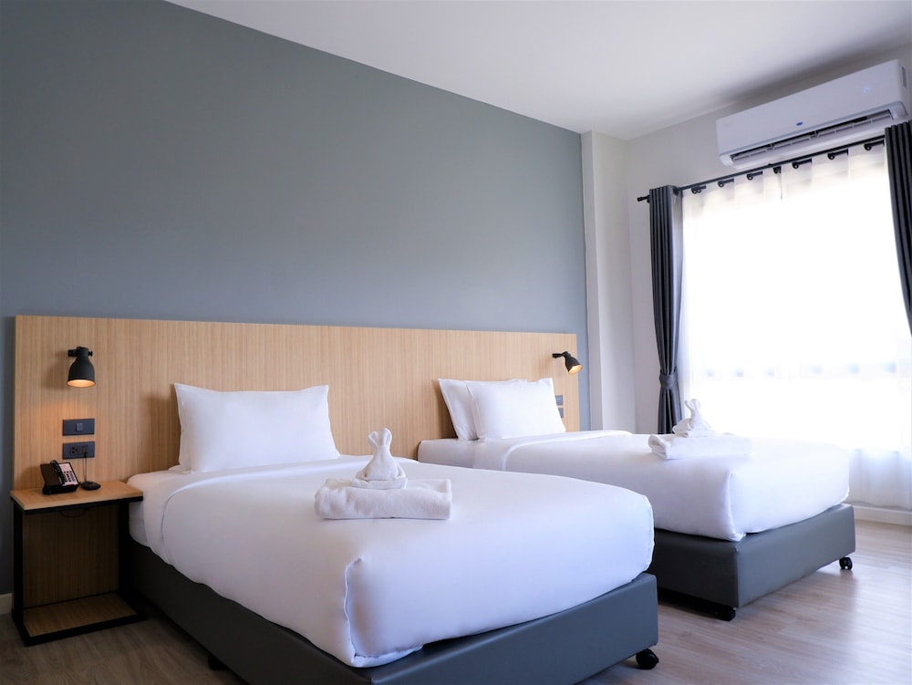 Deluxe Corner Twin Room - Photo 2