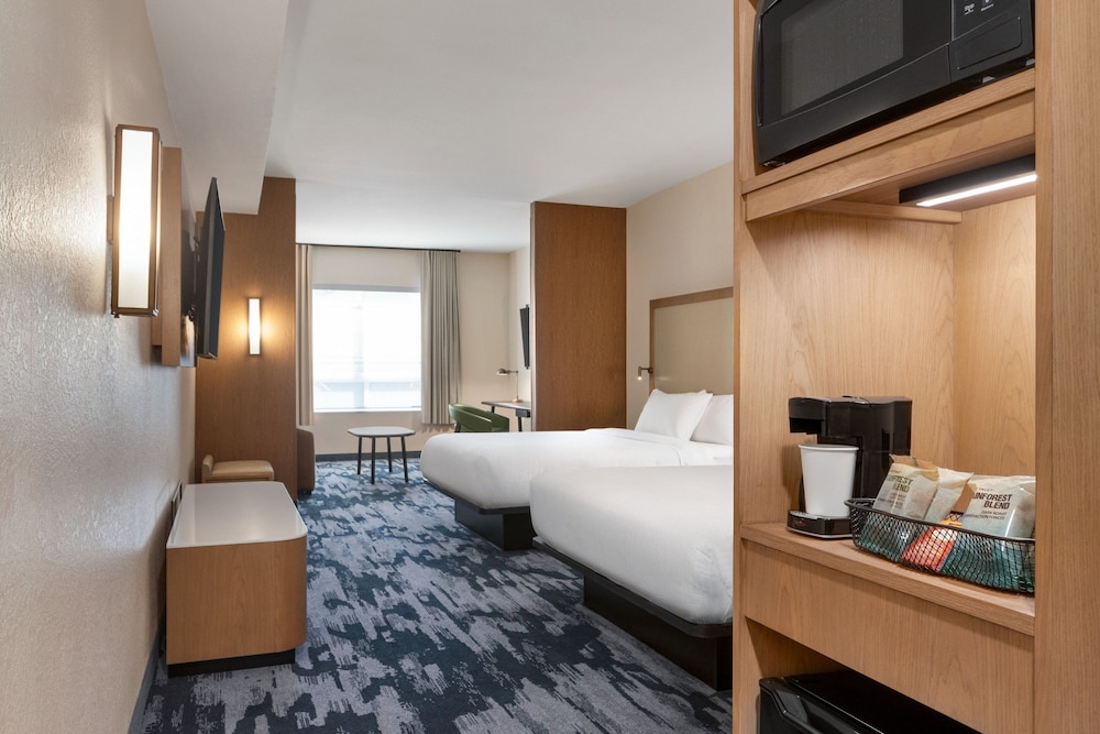 Room, 2 Queen Beds (Mobility Accessible, Tub) - Photo 7