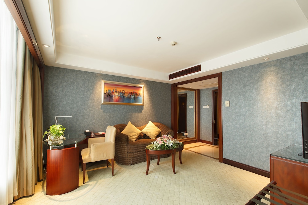 Business Suite photo 2