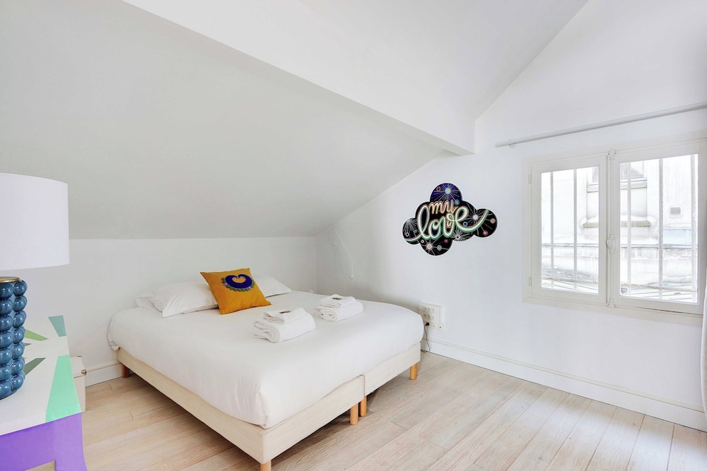 Apartment photo 2