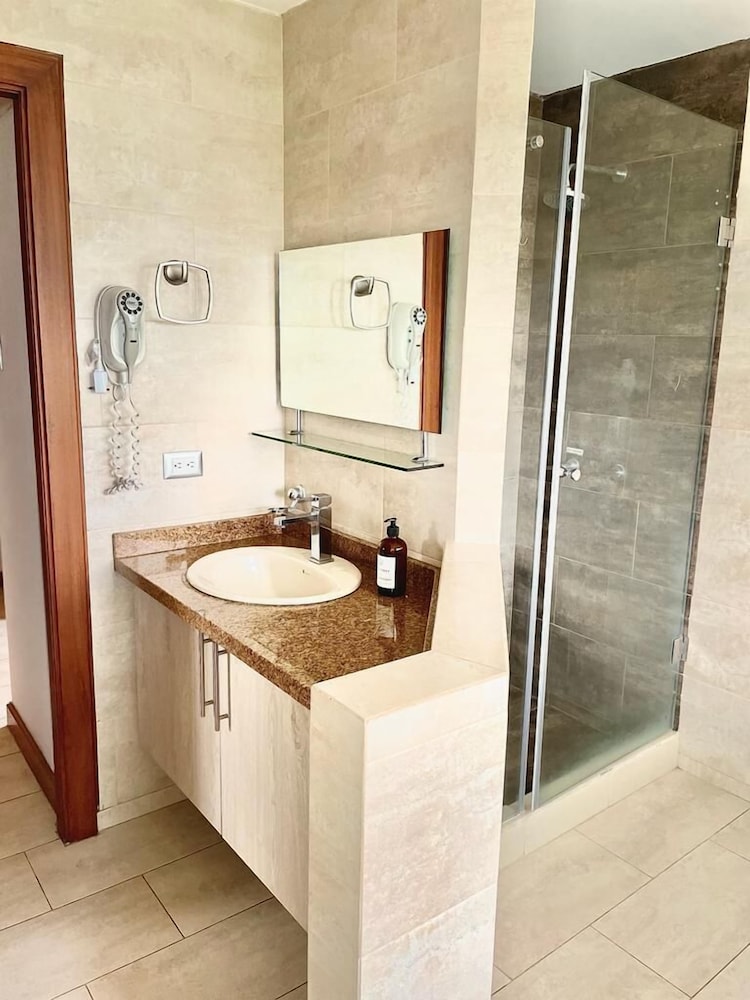 Elite Room, 1 Bedroom, Jetted Tub, Mountain View photo 3