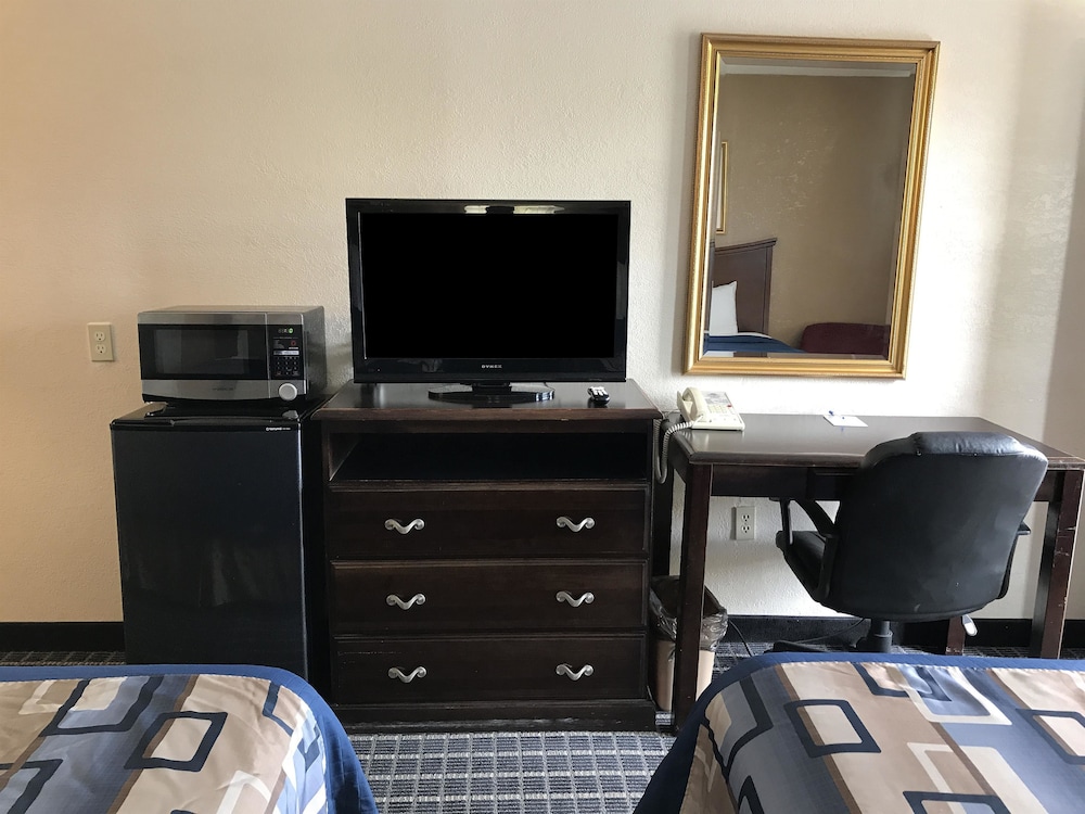 Room, 2 Queen Beds, Non Smoking photo 3
