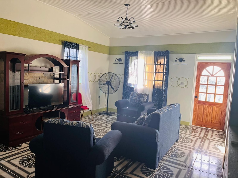Apartment, 2 Bedrooms, City View photo 3