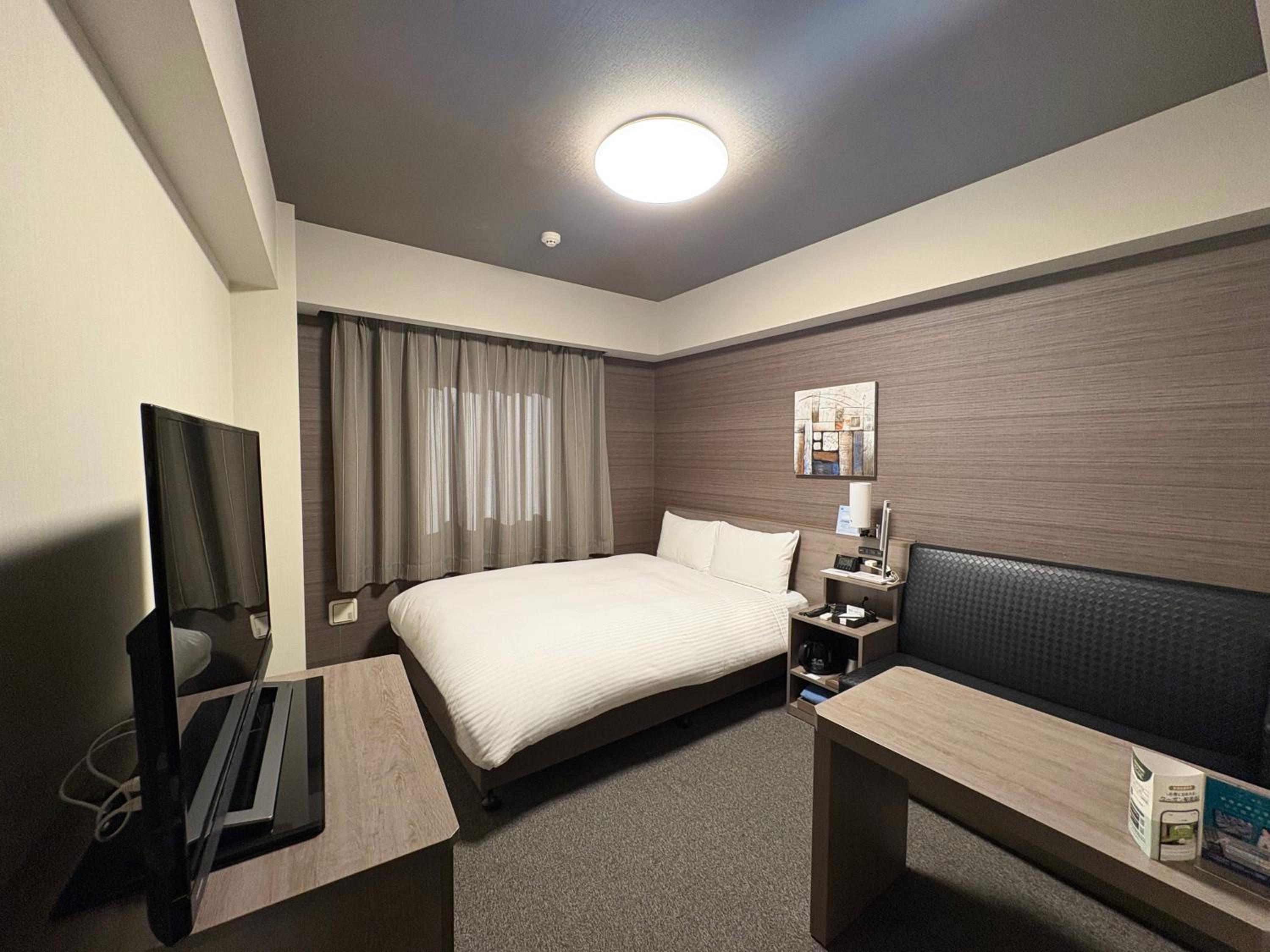 Comfort Double Room with Small Double Bed - Non-Smoking -No Daily Cleaning - Photo 1
