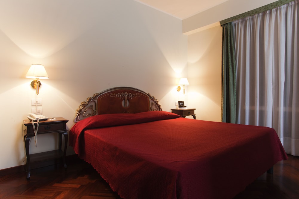 Standard Double Room Single Use photo 2