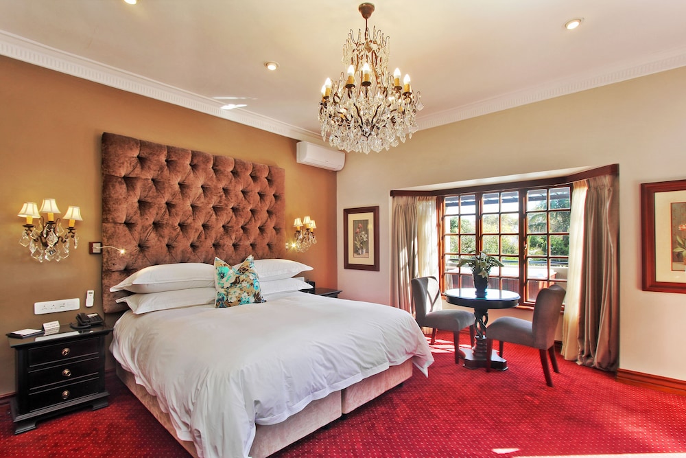 Luxury Suite with Private Jacuzzi - Photo 2