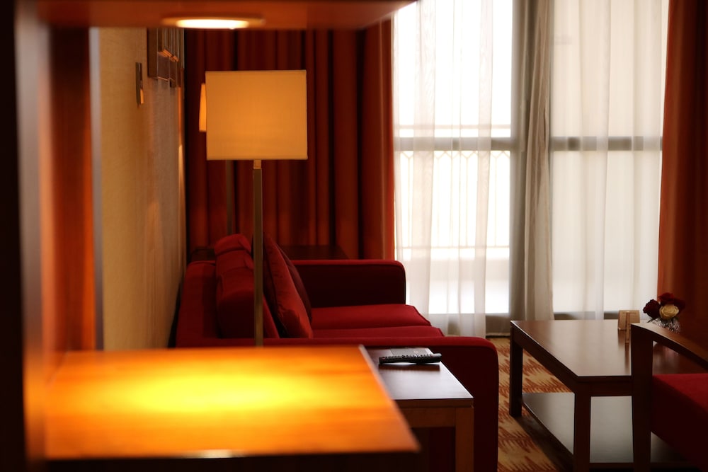 Suite, 1 Bedroom, Balcony - Photo 30